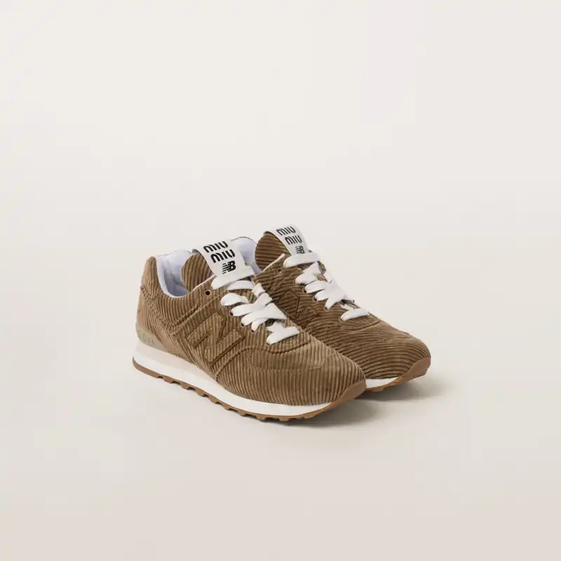 Zapatillas 574 New Balance x Miu Miu de pana 780 euros  copia