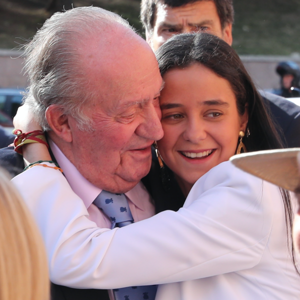 Victoria Federica abraza a su abuelo, el Rey Juan Carlos