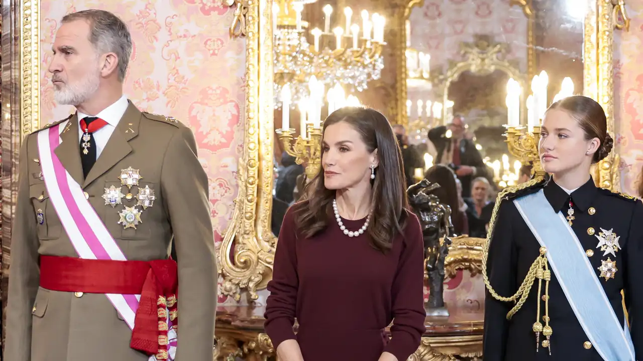 De las miradas de amor del Rey Felipe a la Reina Letizia al despiste de la Princesa Leonor: las anécdotas de la Pascua Militar