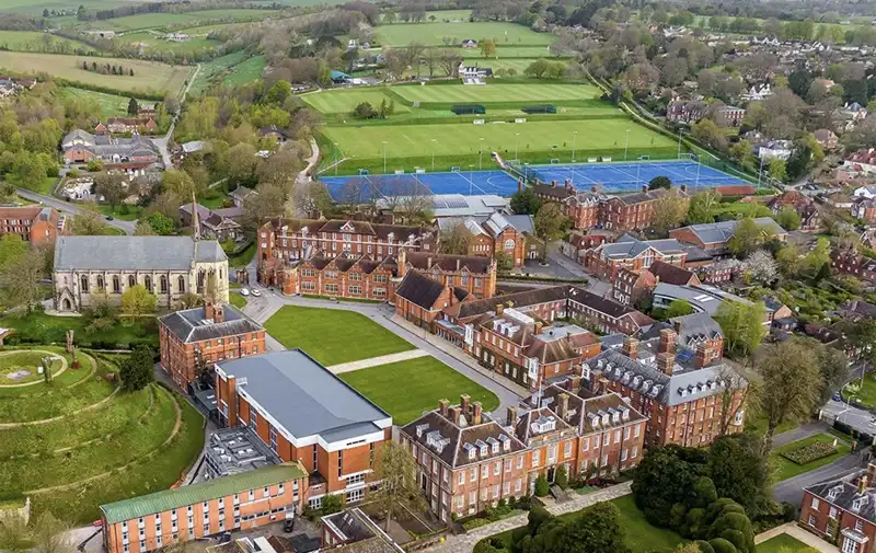 El exterior del internado Marlborough College 