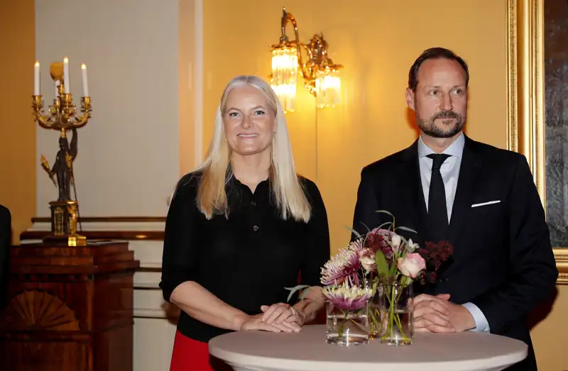 El Príncipe Haakon y Mette-Marit en un evento público