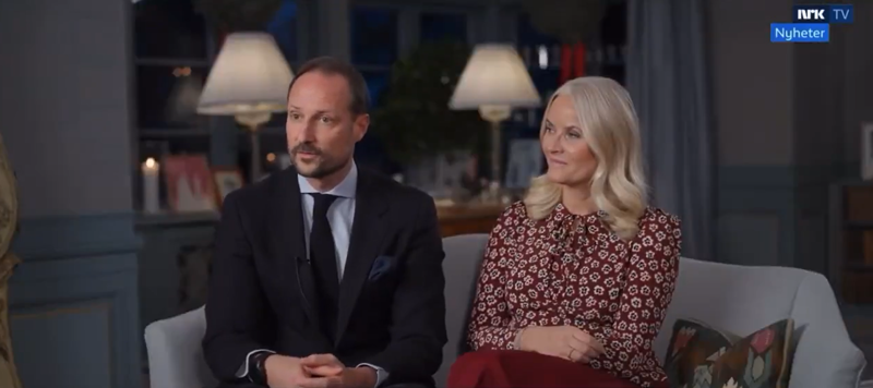 Haakon y Mette-Marit de Noruega conceden una entrevista a la televisión pública.