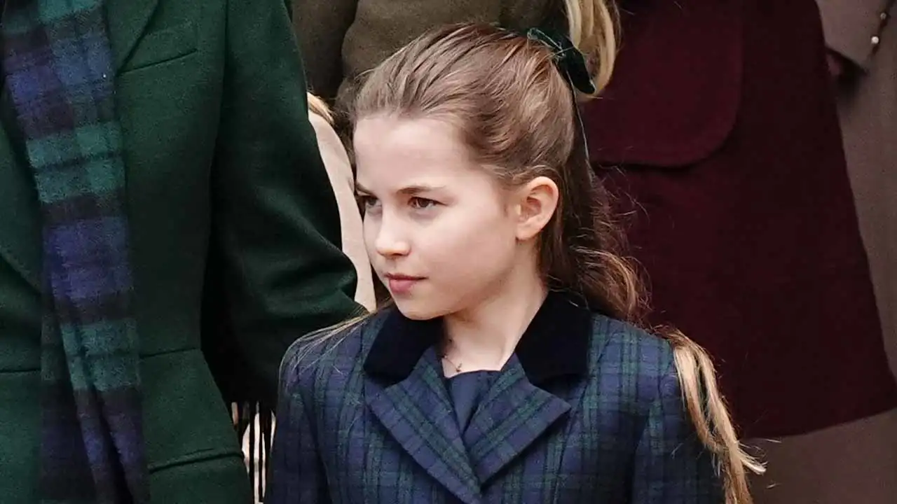 La princesa Charlotte luce un exclusivo collar con una historia inesperada y guiño al pasado de Harry