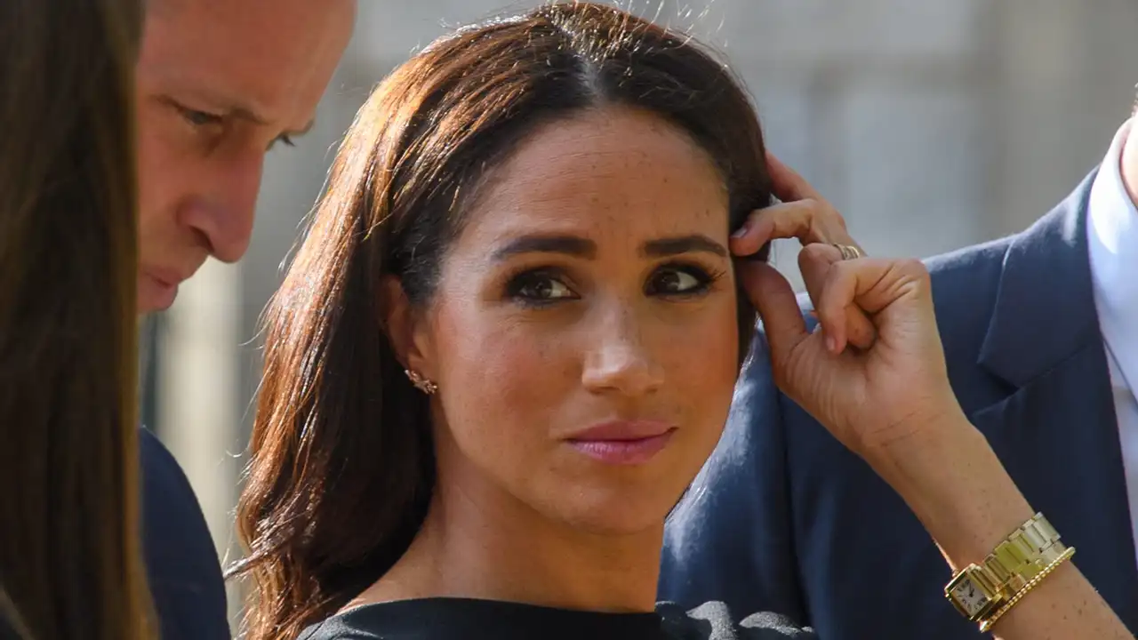 Meghan Markle con semblante serio