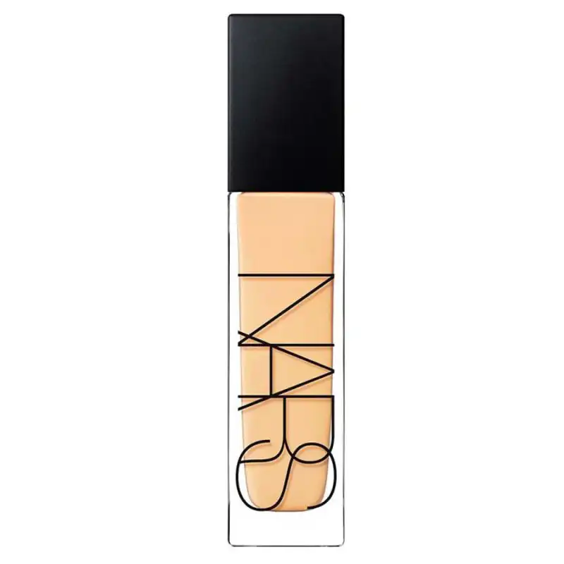 Natural radiant longwear foundation de Nars en Primor 41,60 euros 