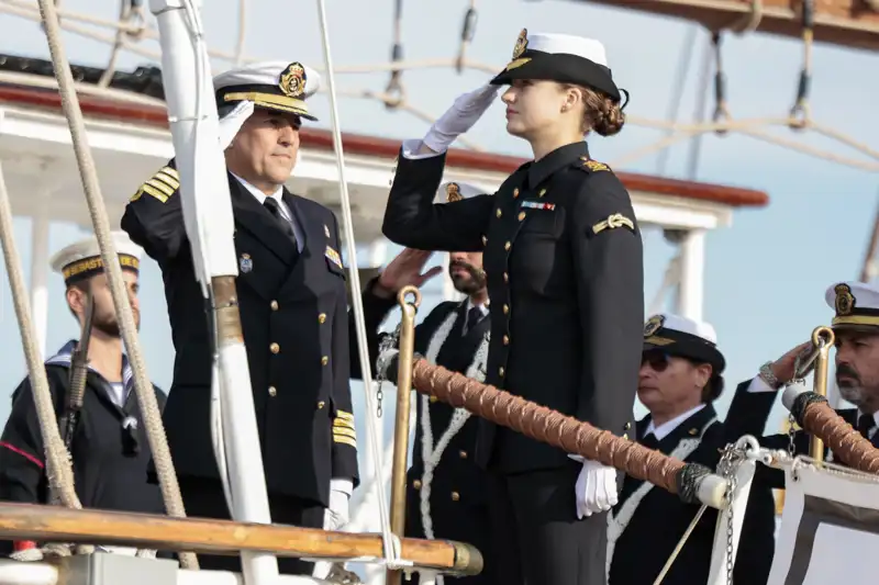 Princesa Leonor embarca en el Juan Sebastián Elcano