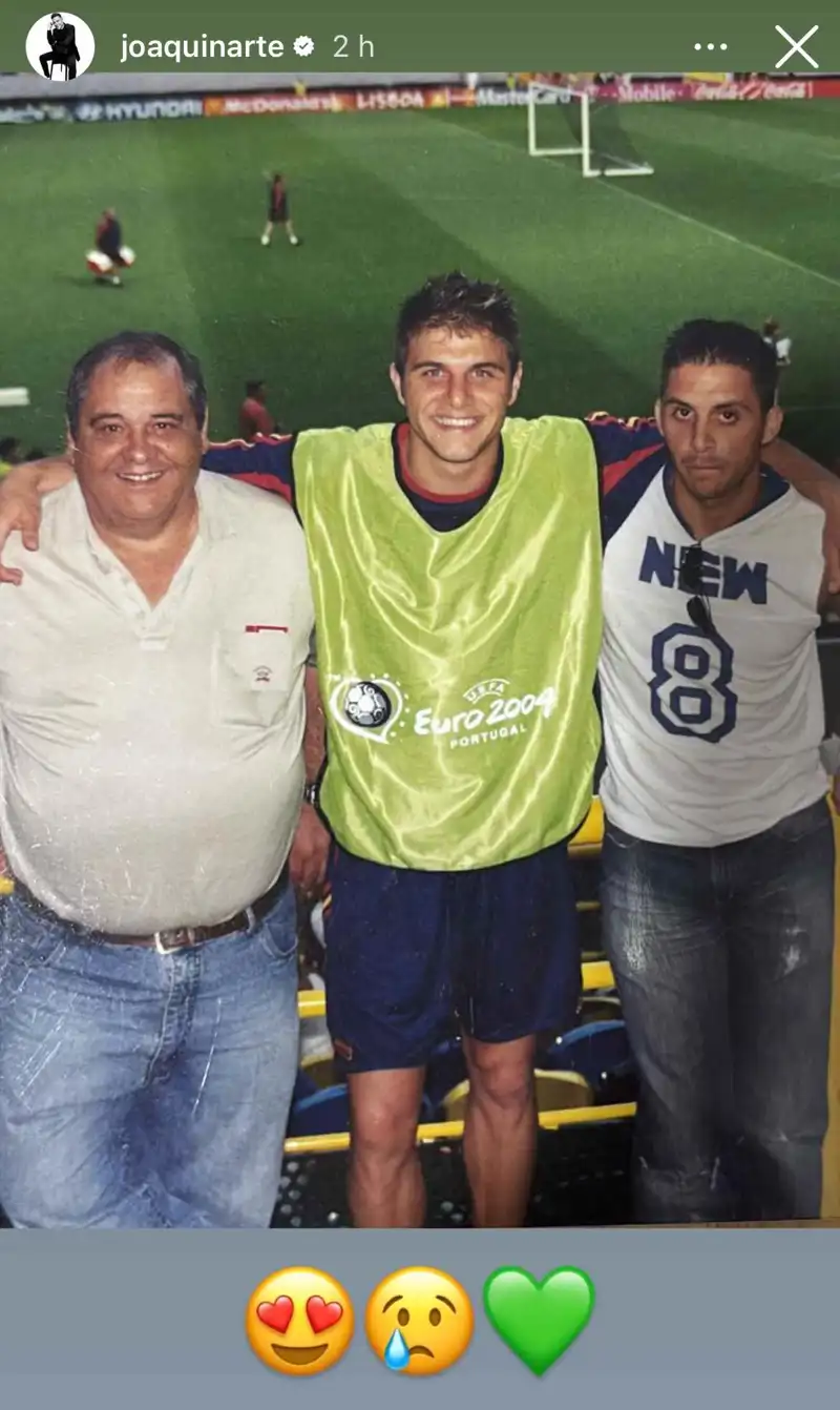 Joaquín, junto a su padre y su hermano