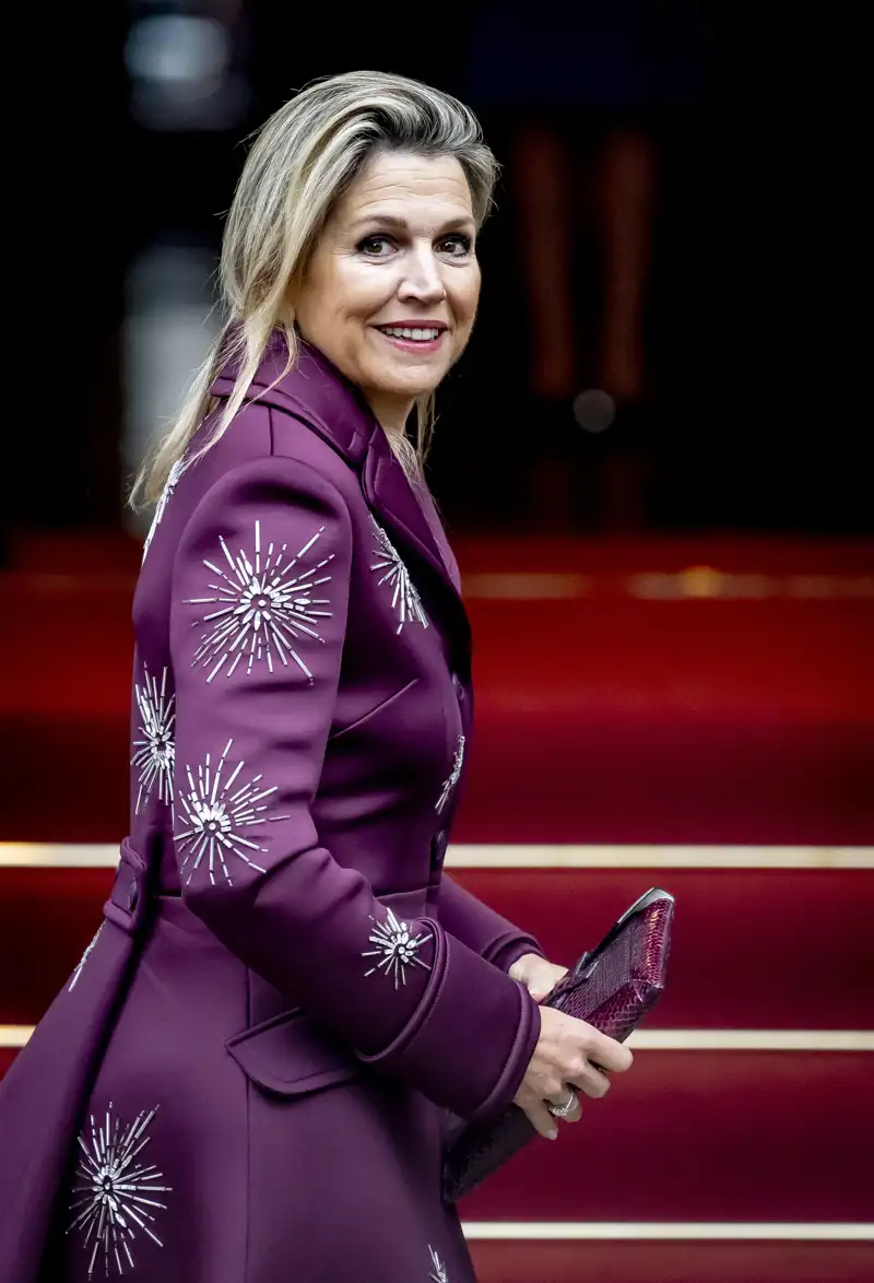 Los 3 abrigos en color berenjena que Máxima de Holanda quiere poner de moda esta temporada 