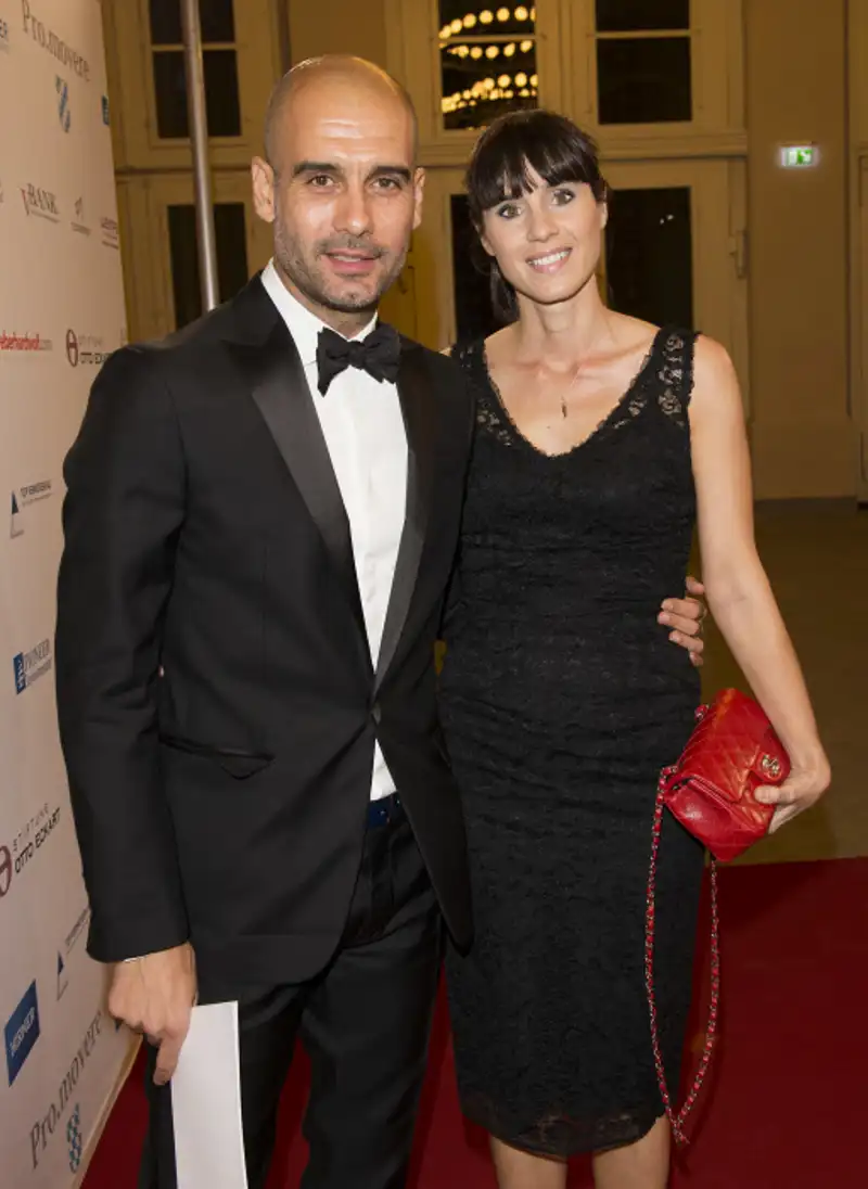 Pep Guardiola y Cristina Serra, durante un acto público.