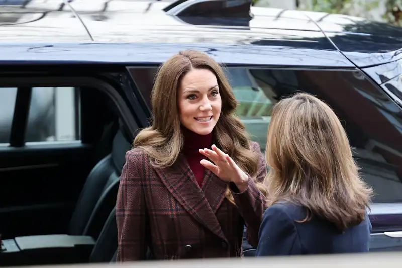  Blazer de cuadros y top de punto: el combo infalible que ha reutilizado Kate Middleton en su última aparición pública