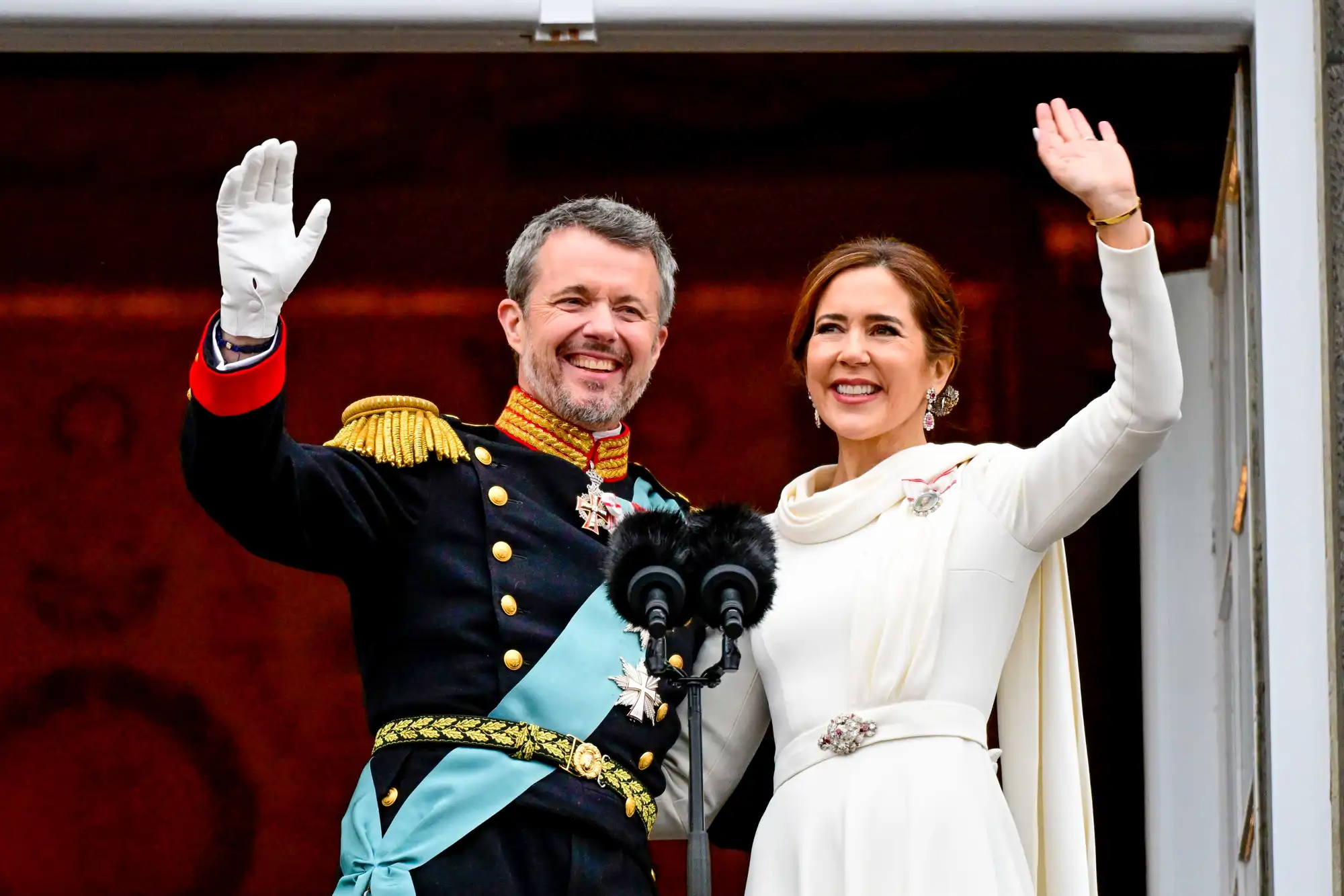 El vestido blanco de la coronación 