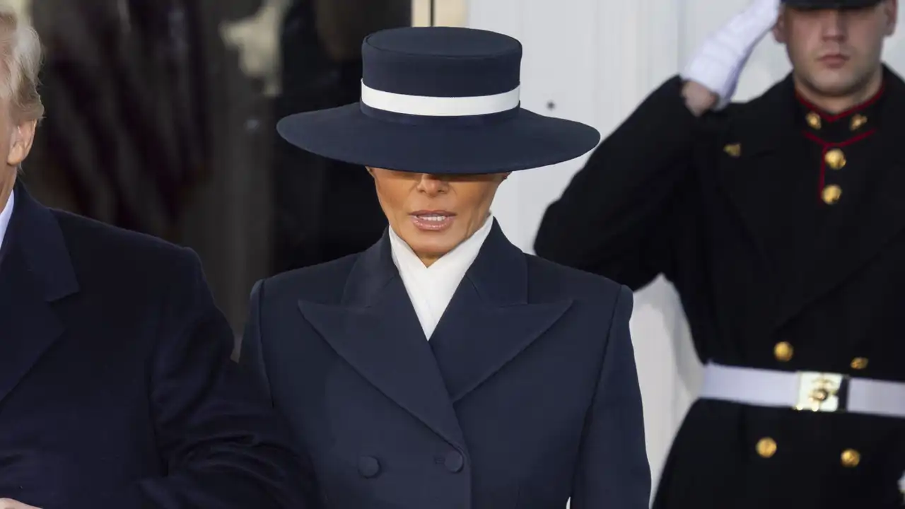 El look de Melania Trump durante la toma de posesión del cargo de Donald Trump