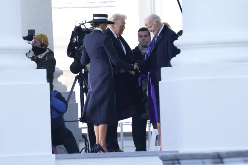 Los guantes negros de cuero de Melania Trump en la Casa Blanca 