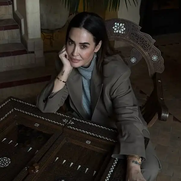 Vicky Martín Berrocal triunfa en Marruecos con su estilismo color crema oversize lleno de texturas