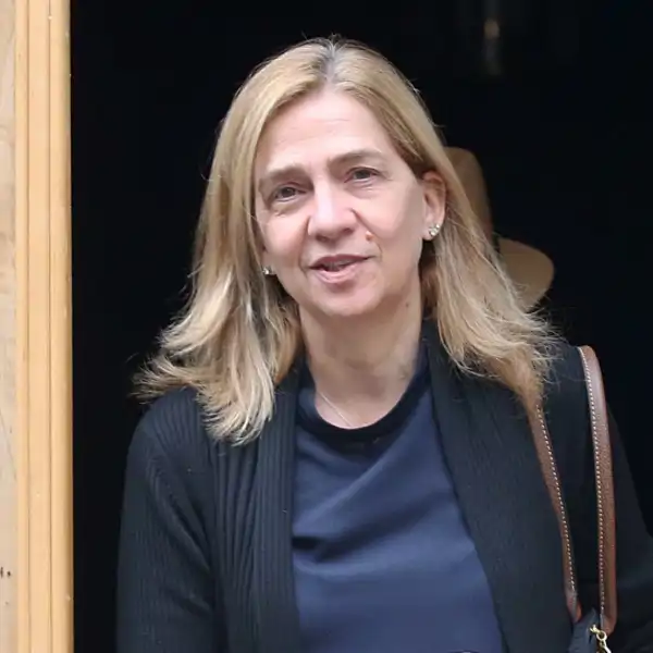 La Infanta Cristina saliendo de su casa de Ginebra