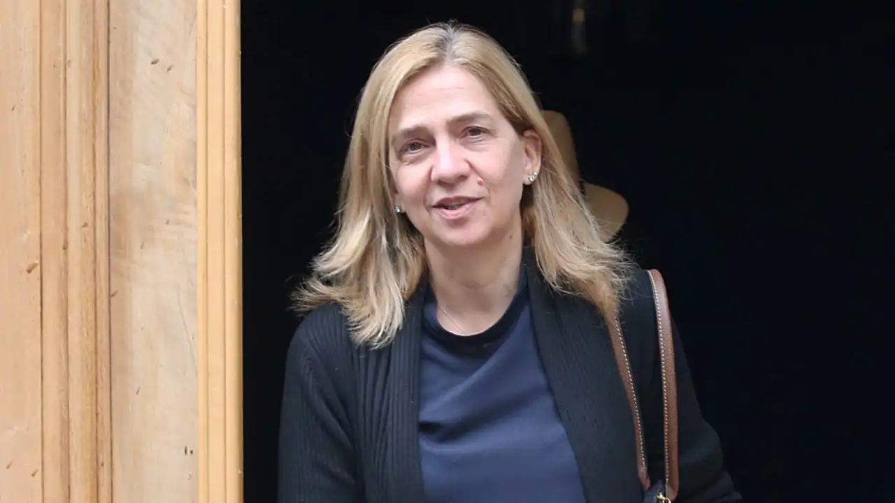 La Infanta Cristina saliendo de su casa de Ginebra