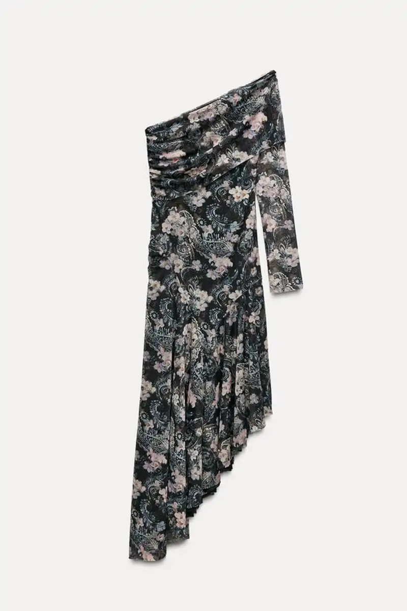 Vestido tul estampado asimétrico de Zara 9,99 euros