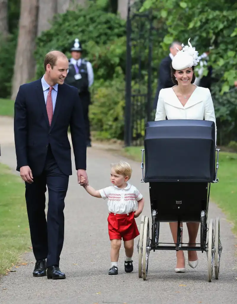 Kate y Guillermo con su hijo George