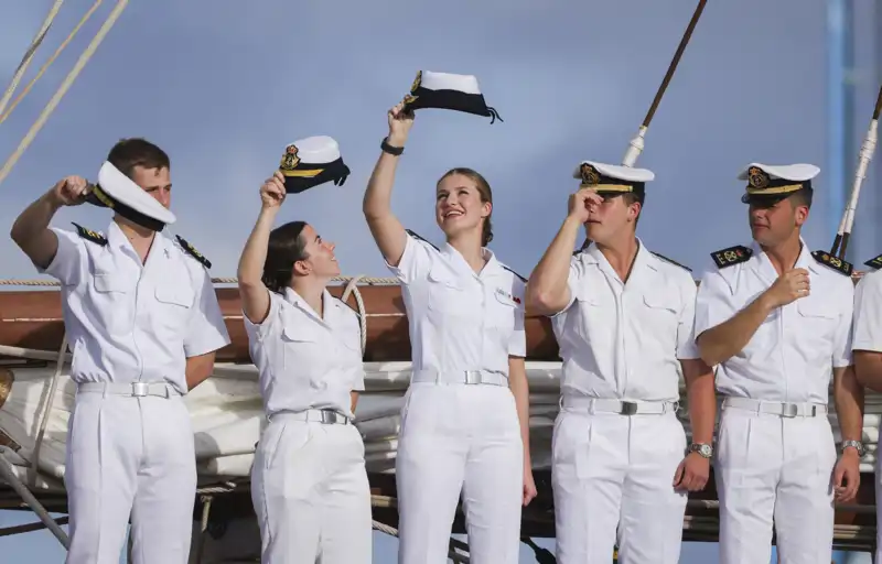 Leonor y sus compañeros en Elcano