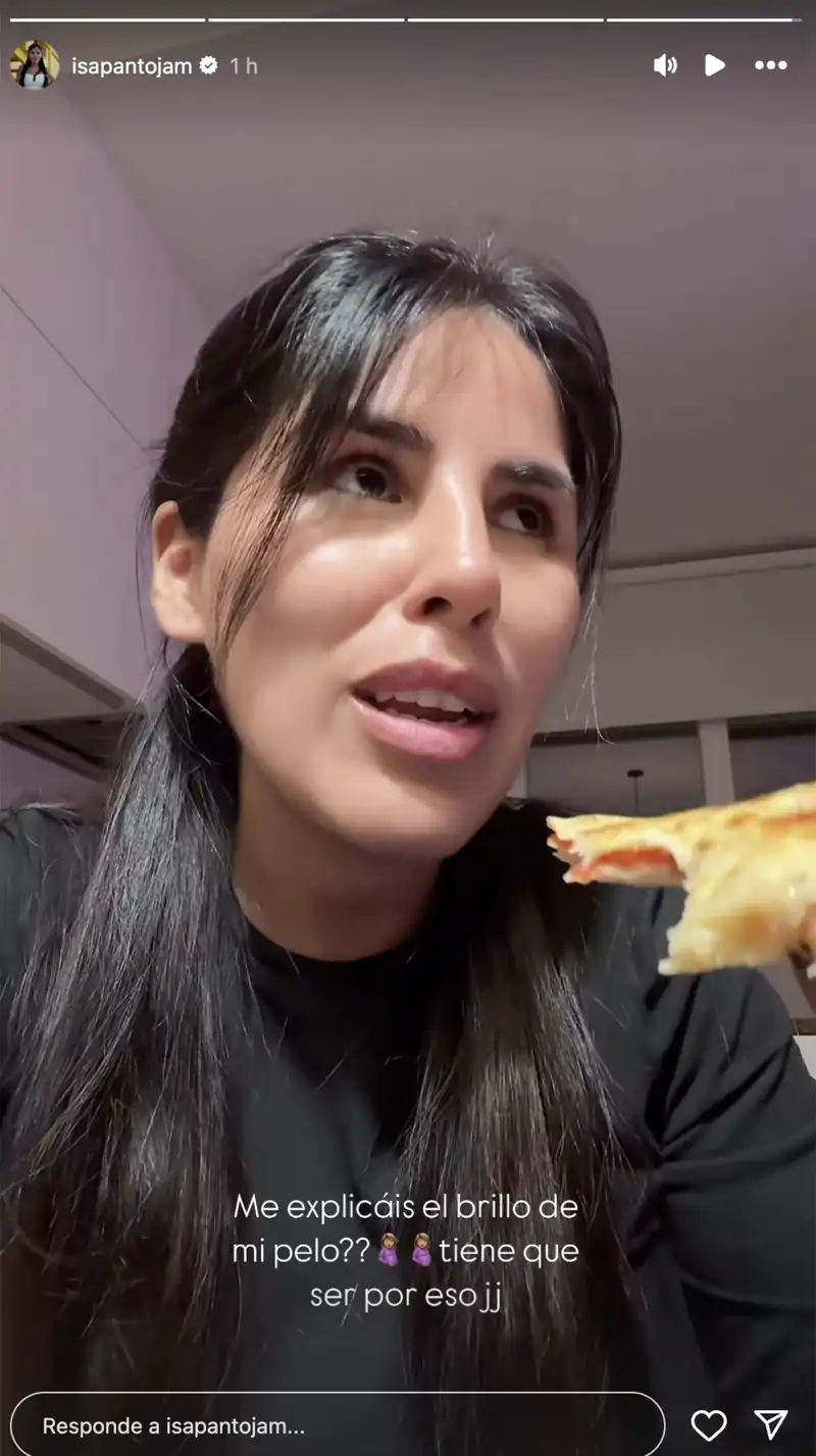 Isa Pantoja comiendo pizza en stories