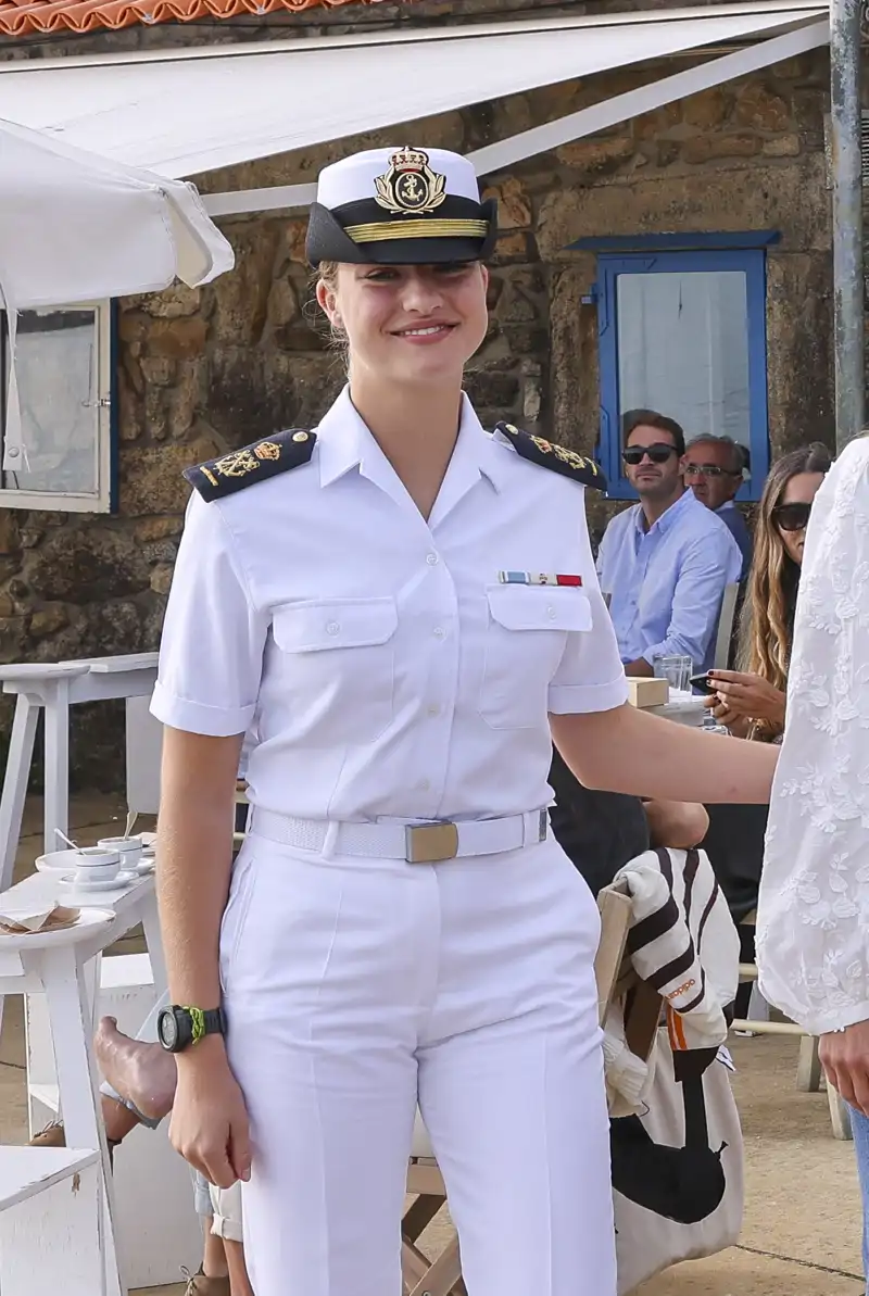 La Princesa Leonor vestida de uniforme