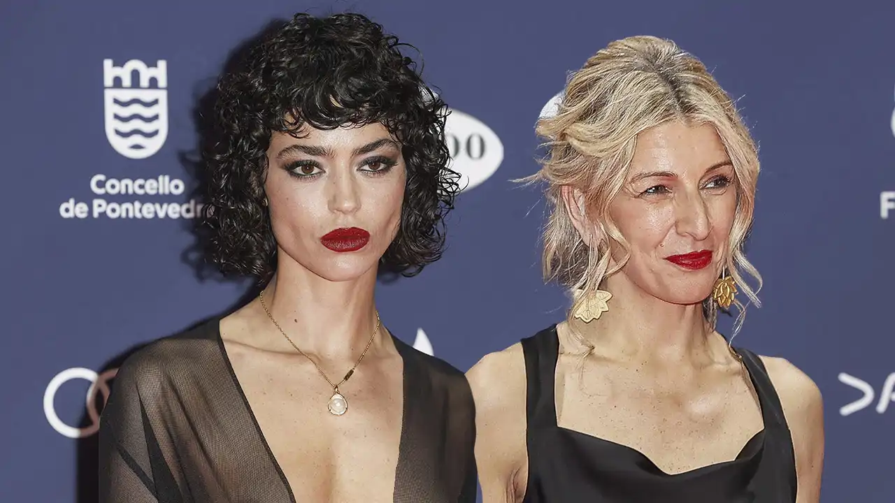 Labios 'cherry': el lipstick que ha triunfado en la red carpet de los Premios Feroz 2025 y las invitadas querrán fichar