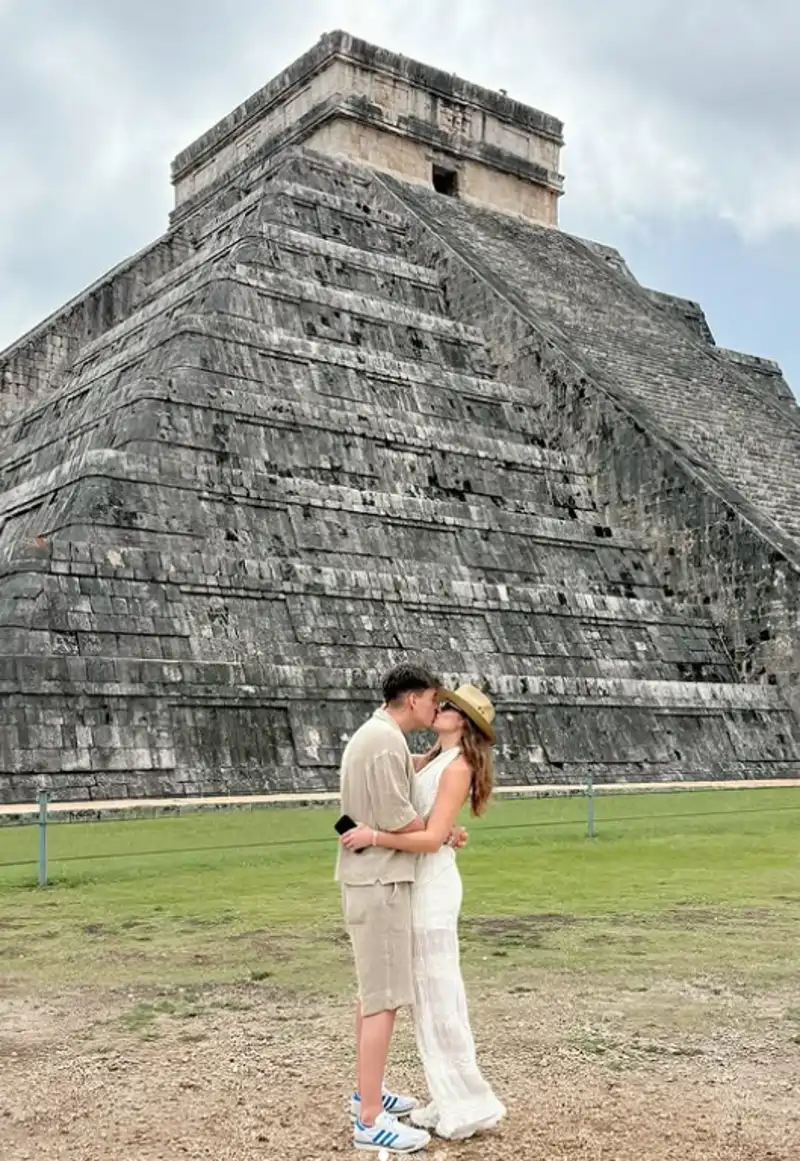 Luitingo y Jessica Bueno durante su viaje a la Riviera Maya