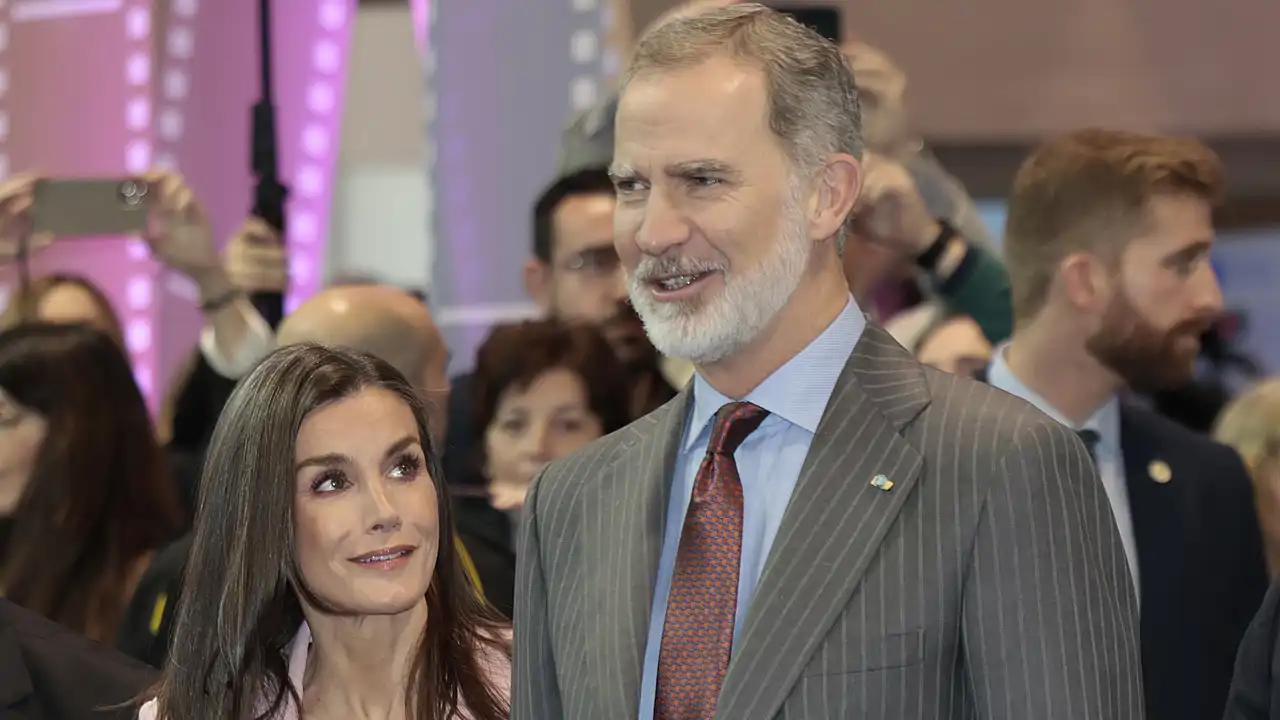 El Rey Felipe VI en compañía de la Reina Letizia en la pasada edición de FITUR.