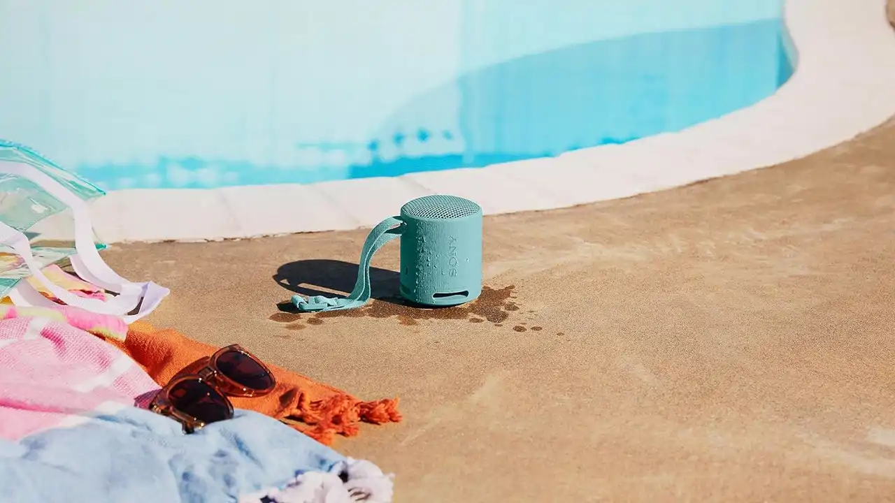 El mejor altavoz con bluetooth para escuchar música al aire libre en primavera: potente, impermeable y rebajado 40%