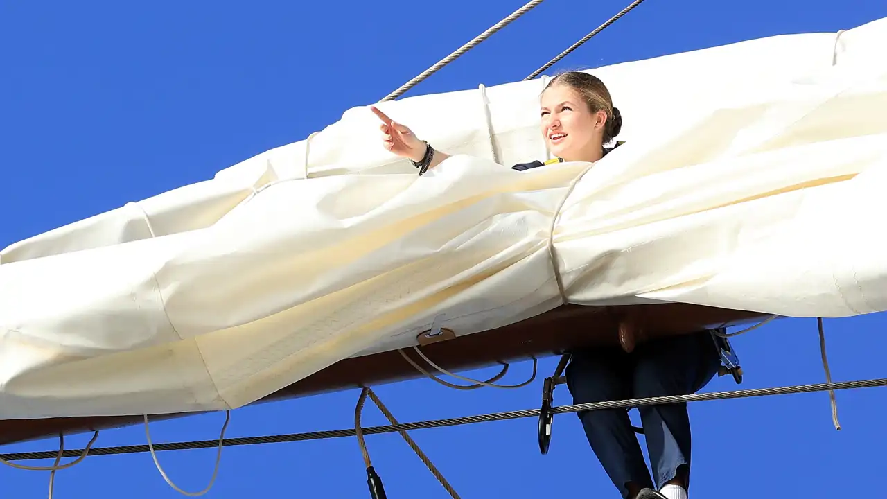 Leonor en acción: Casa Real muestra los momentos más sorprendentes de la rutina de la Princesa a bordo de Elcano (con buenos días incluido)