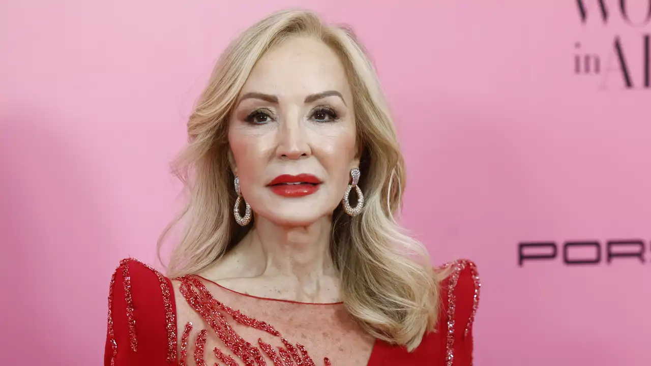 La base maquillaje favorita de Carmen Lomana y otros 5 aliados del verano: "es un maquillaje de verdad" 