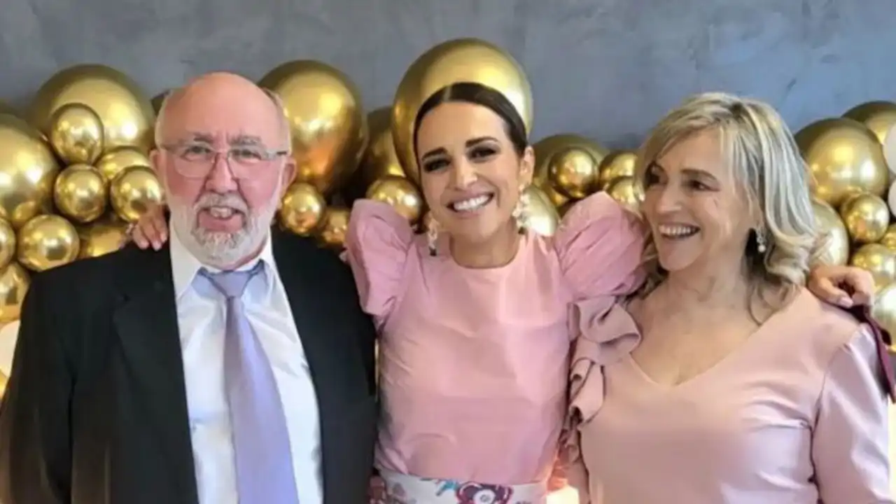 La felicidad de Paula Echevarría en las bodas de oro de sus padres