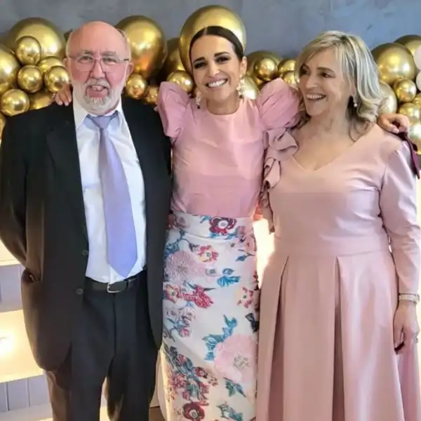 La felicidad de Paula Echevarría en las bodas de oro de sus padres