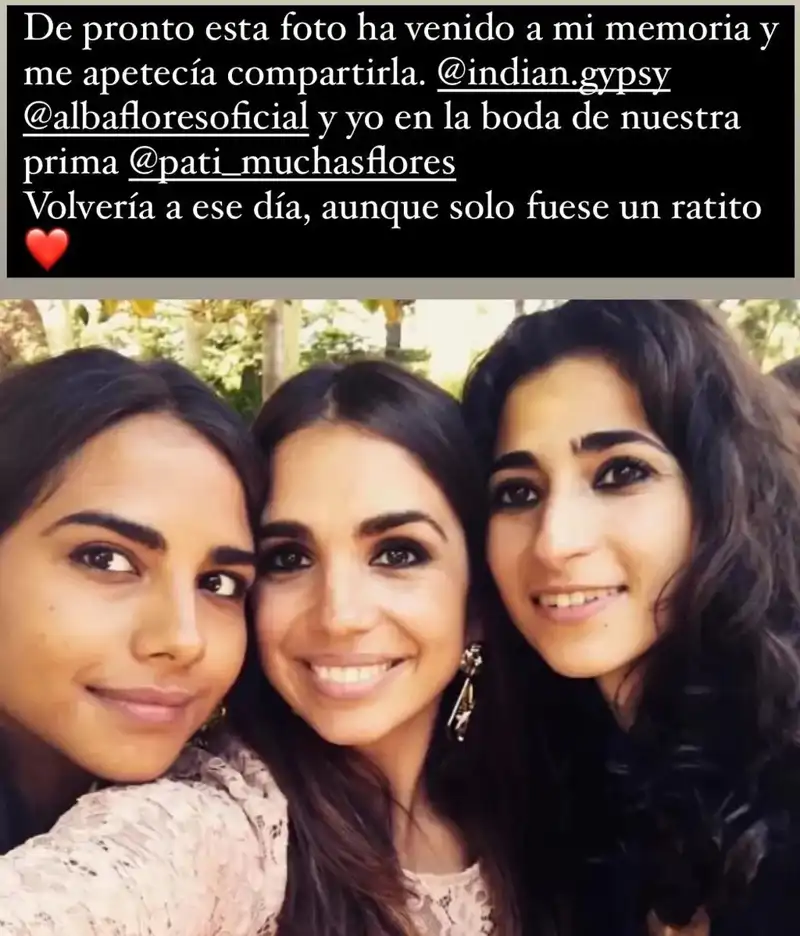 Lola Orellana, Elena Furiase y Alba Flores 