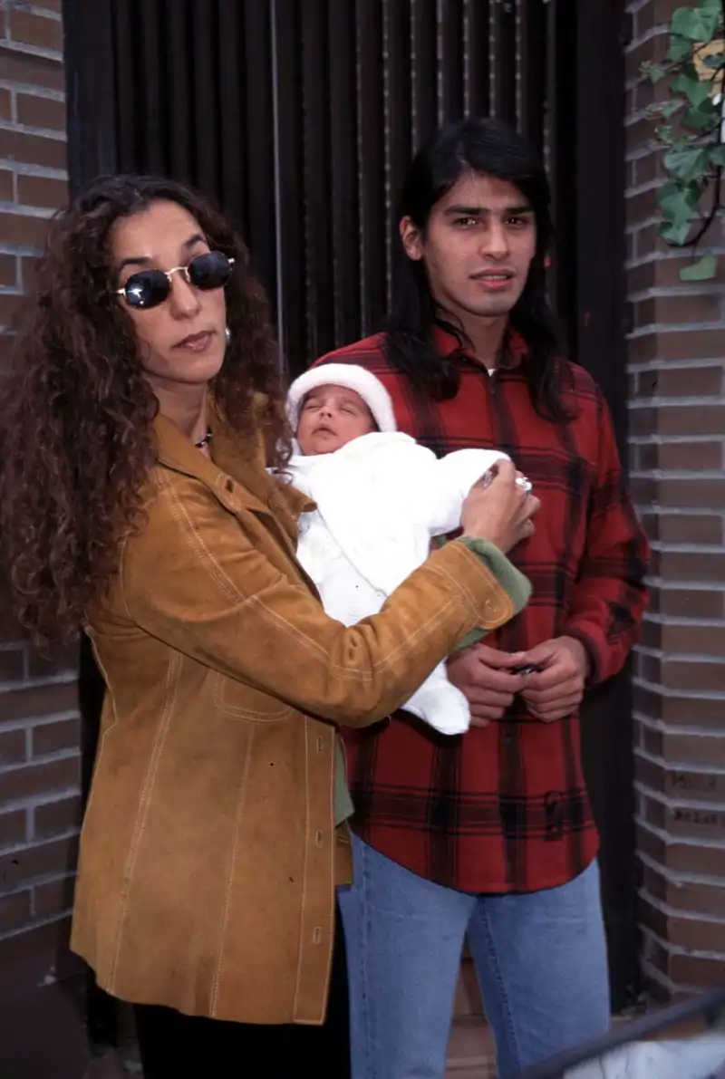 Rosario y Carlos Orellana con su hija Lola