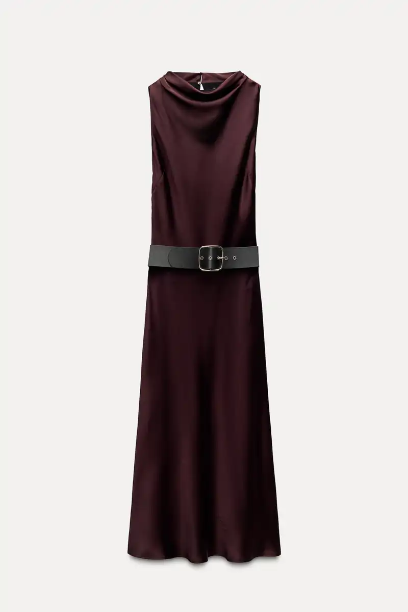 Vestido midi satinado cinturón de Zara 39,95 euros 