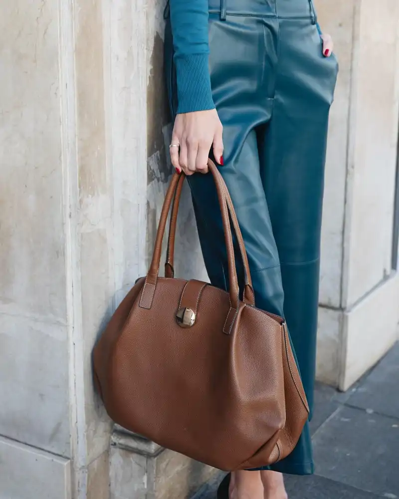 El bolso de El Corte Inglés de Eugenia Osborne para completar su look