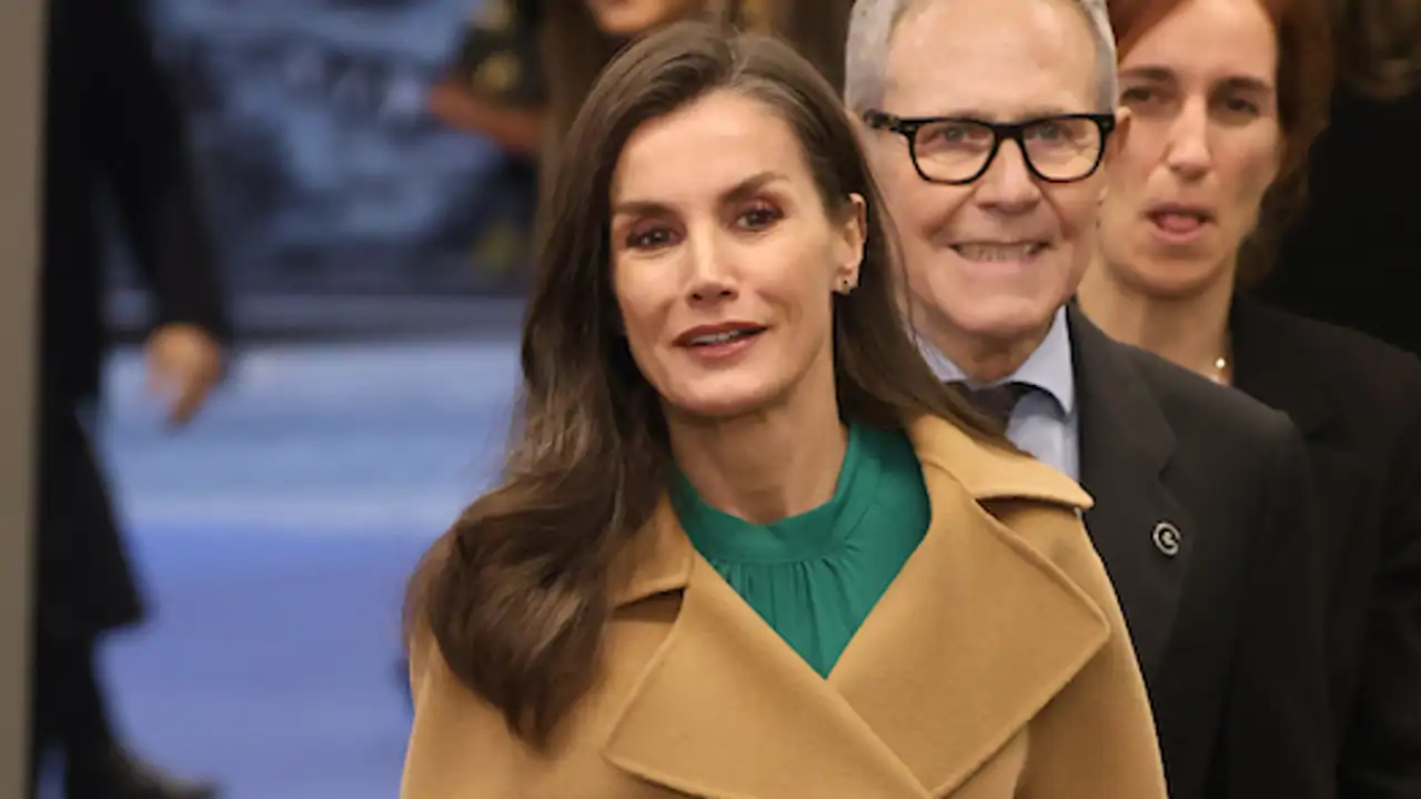 La Reina Letizia repite la fórmula que más le funcionó en Dinamarca y que las mayores de 50 deben fichar de cara a primavera