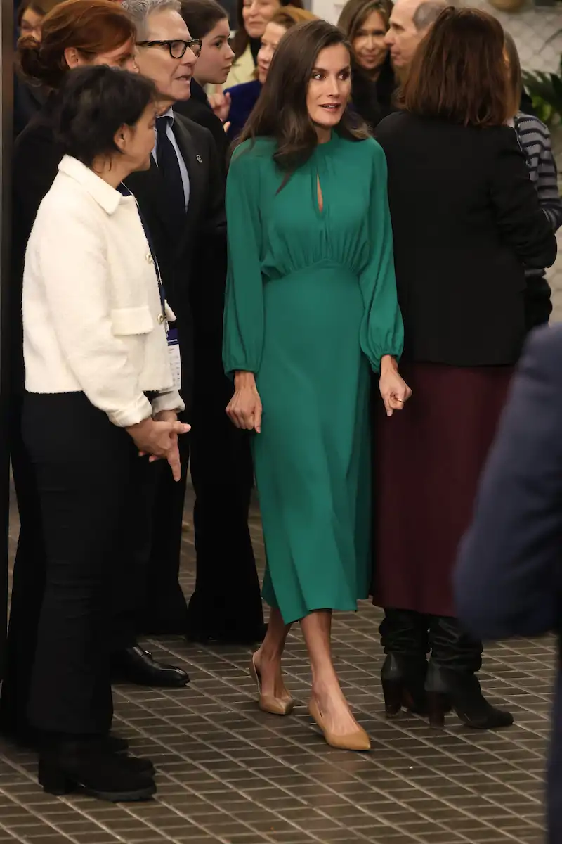 El precioso vestido verde que la Reina Letizia lució en el Día Mundial Contra el Cáncer 2025 