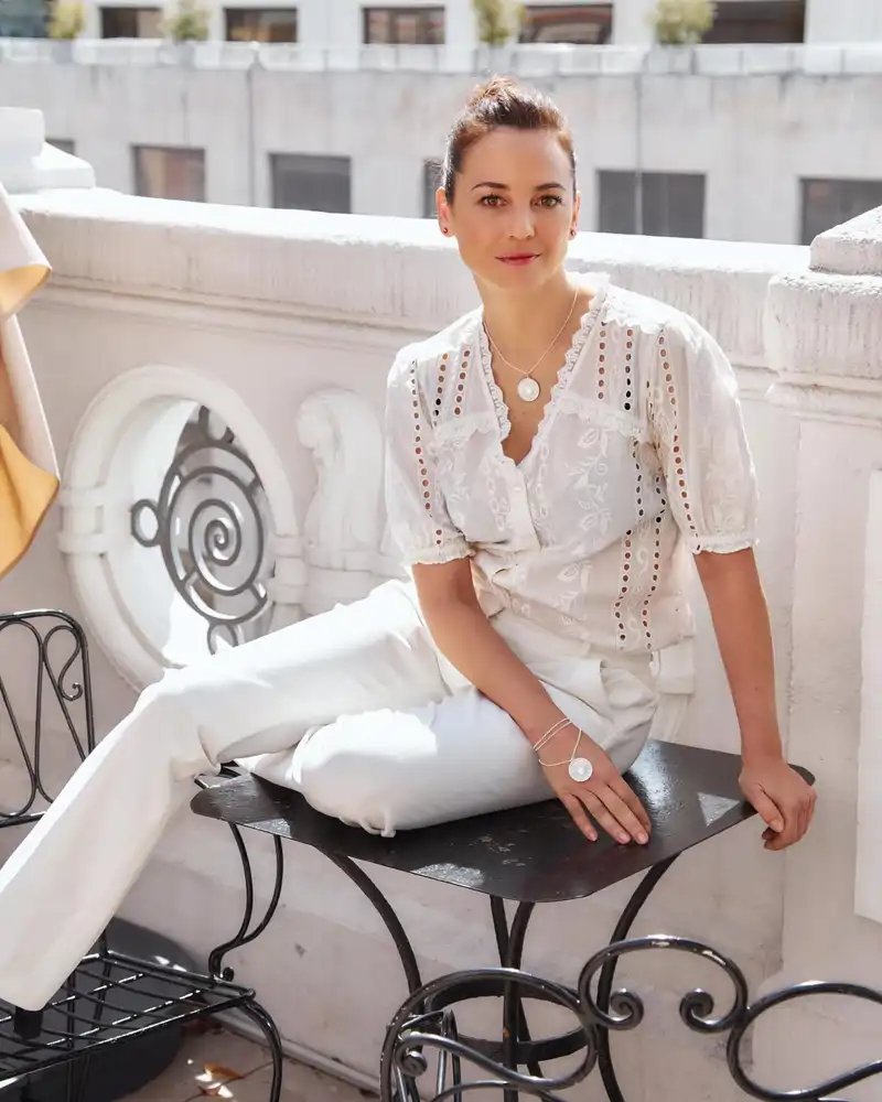 Leonor Watling, posando en una terraza en Madrid.