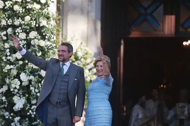 Nicolás de Grecia y su madre, Ana María de Grecia, en la boda de Teodora de Grecia. 