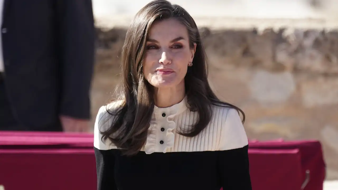 La Reina Letizia, muy cercana, se da un baño de masas en Murcia: el amuleto que le han regalado y el especial significado que guarda