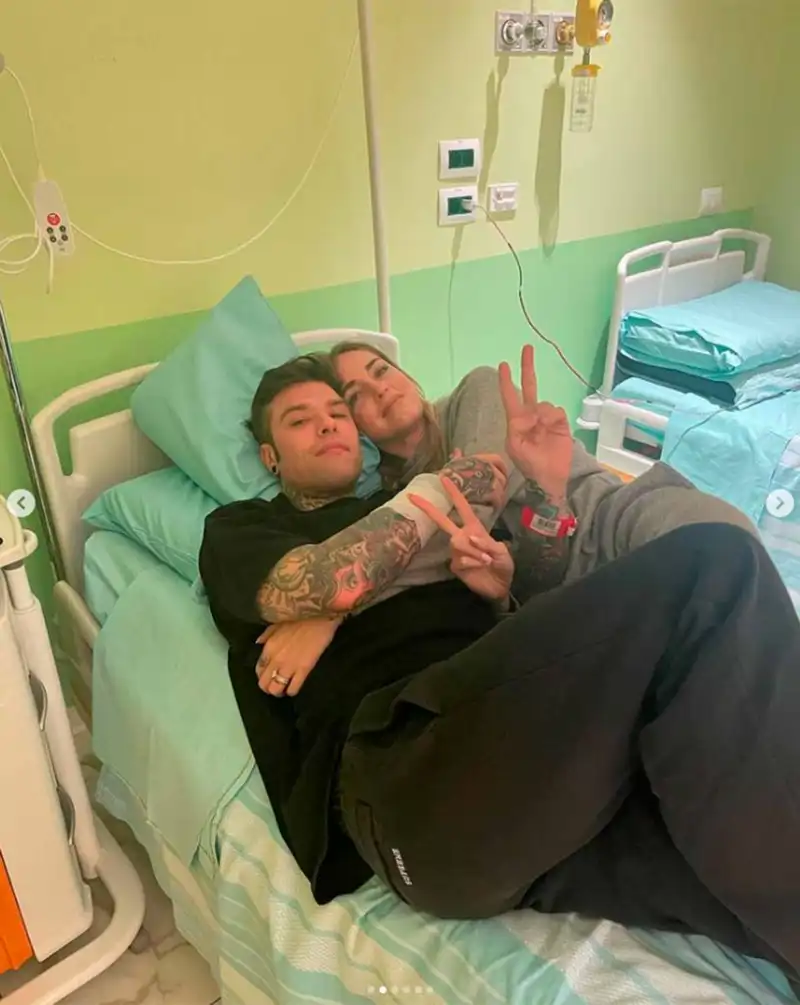 Fedez desvela que sufre un cáncer “raro” de páncreas y ya ha sido operado