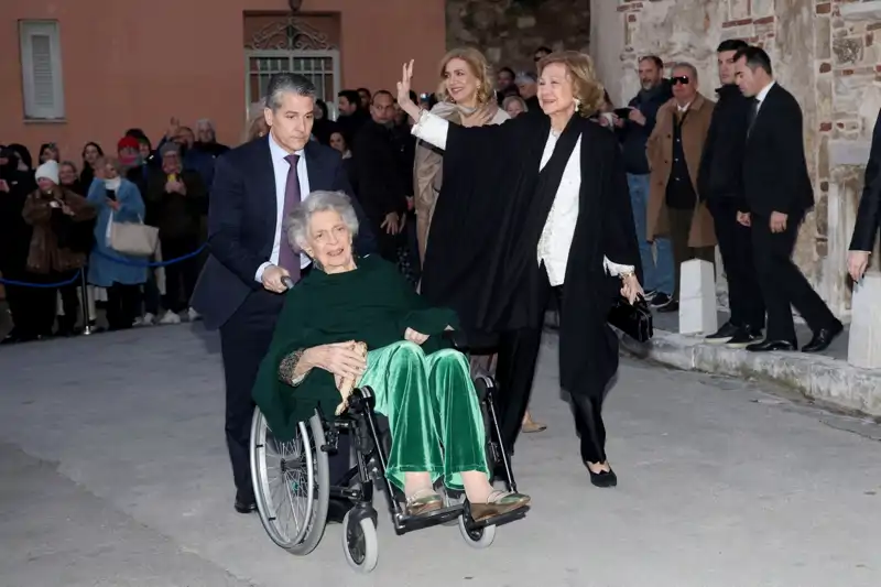 La Reina Sofía, Irene de Grecia y la infanta Cristina en la boda de Nicolás de Grecia.