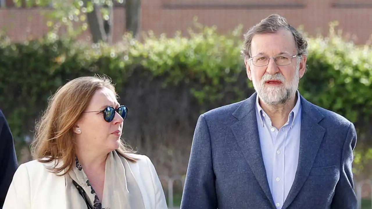 Dos plantas, jardín y piscina comunitaria: la casa de Mariano Rajoy en la antigua urbanización de Terelu 