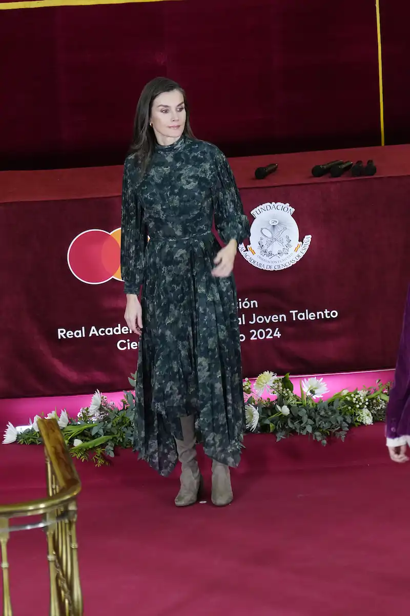 El precioso vestido de estilo victoriano de la Reina Letizia en su último acto oficial 