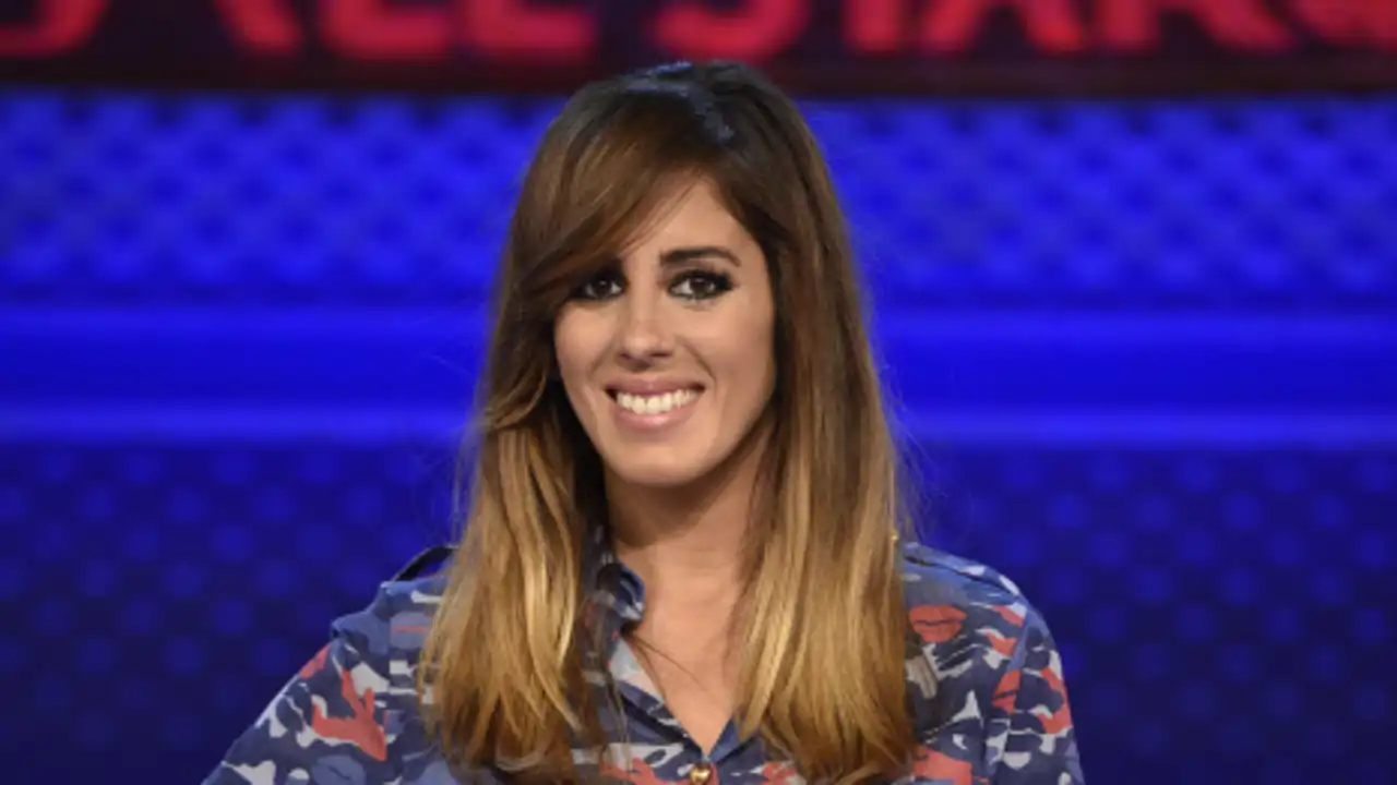 Anabel Pantoja posa en un plató de televisión