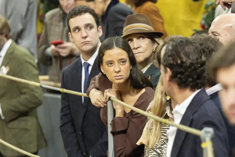 La Infanta Elena y sus dos hijos, Froilán y Victoria 