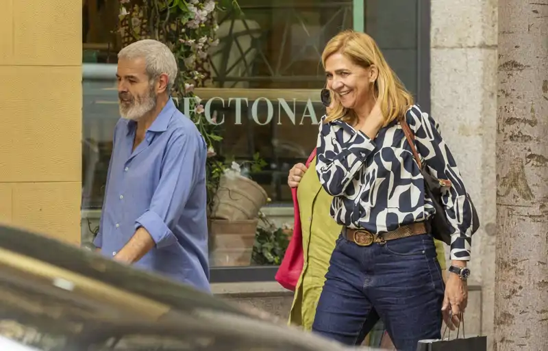 Lorenzo Caprile junto a la Infanta Cristina