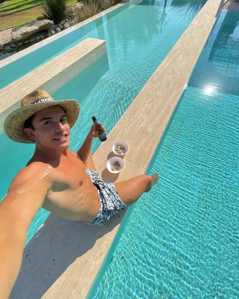 La piscina de Marc Marquez